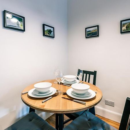 Writer'S Apartment Единбург Екстериор снимка