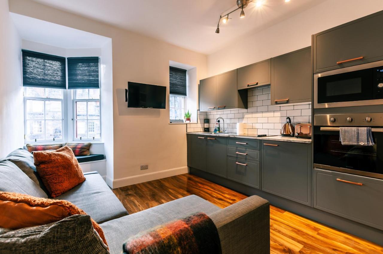 Writer'S Apartment Единбург Екстериор снимка