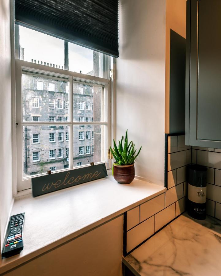Writer'S Apartment Единбург Екстериор снимка