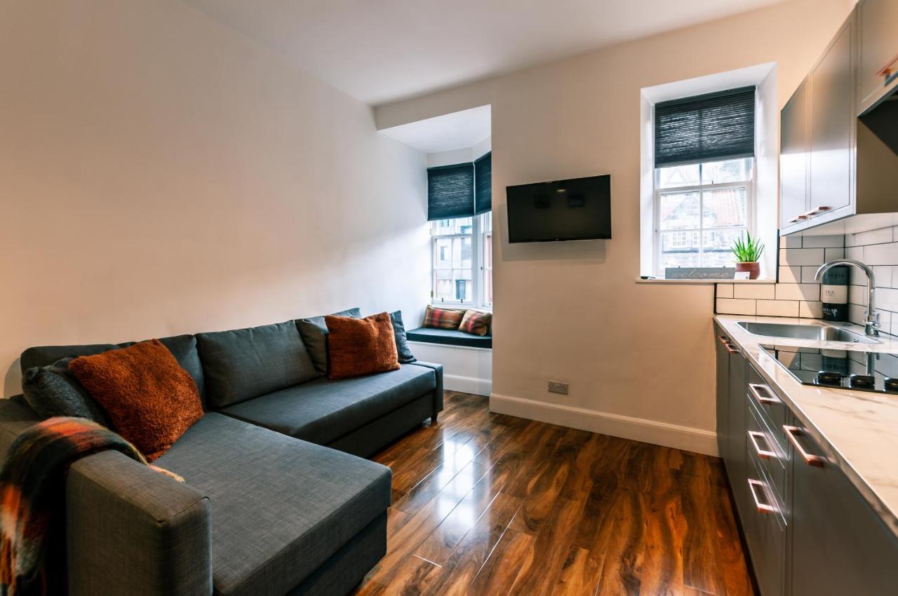 Writer'S Apartment Единбург Екстериор снимка