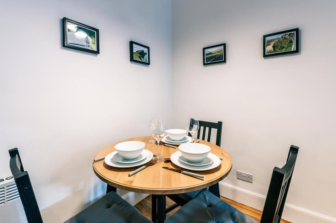 Writer'S Apartment Единбург Екстериор снимка